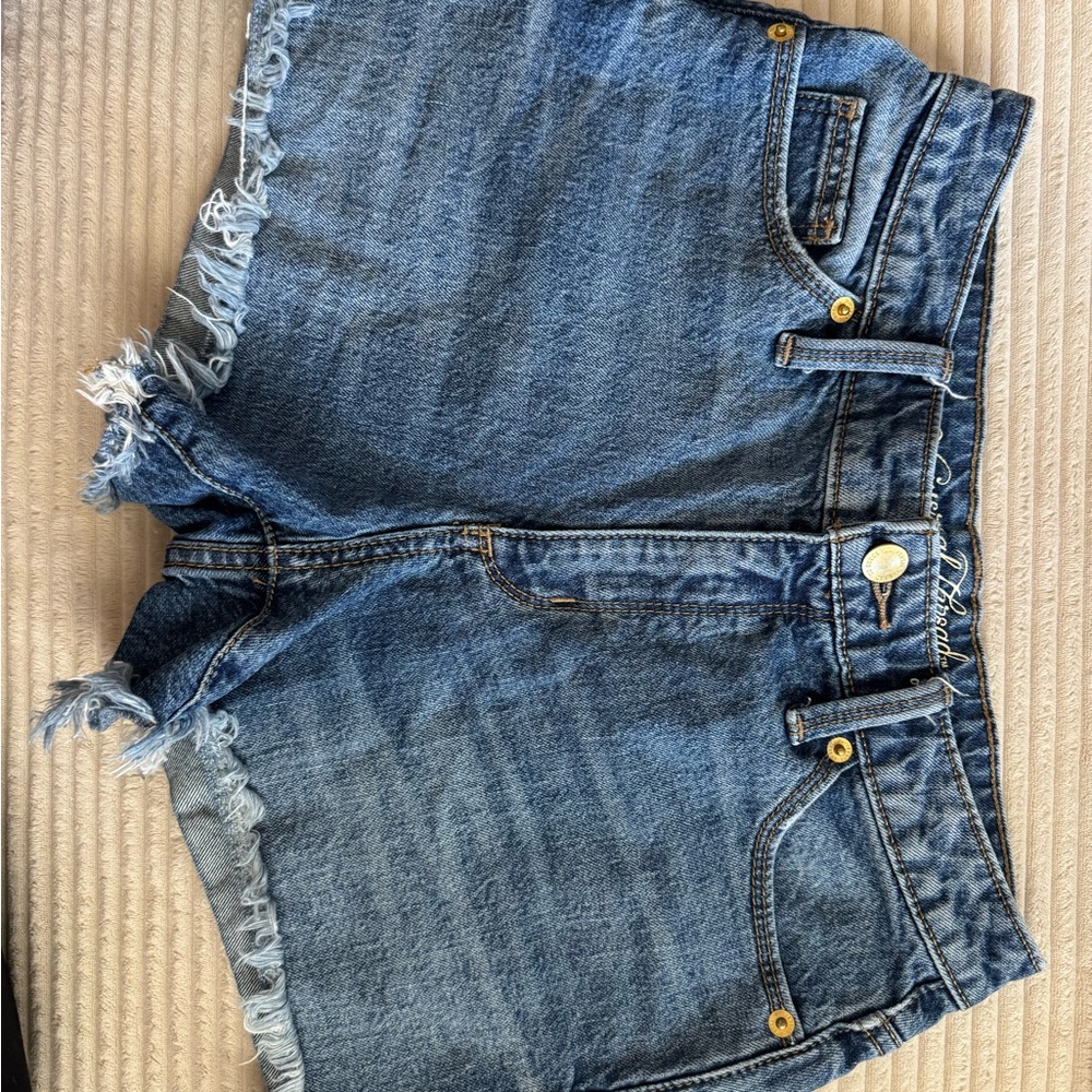 High-Rise Frayed Hem Denim Shorts - Blue